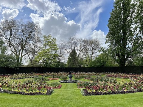 Queen Mary's Rose Gardens