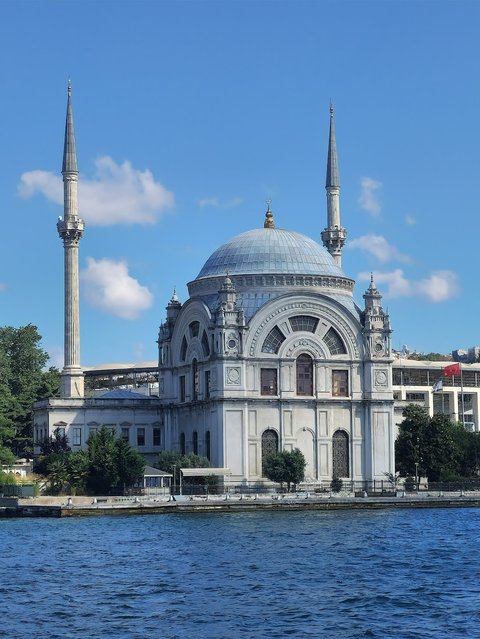 Dolmabahçe Mosque