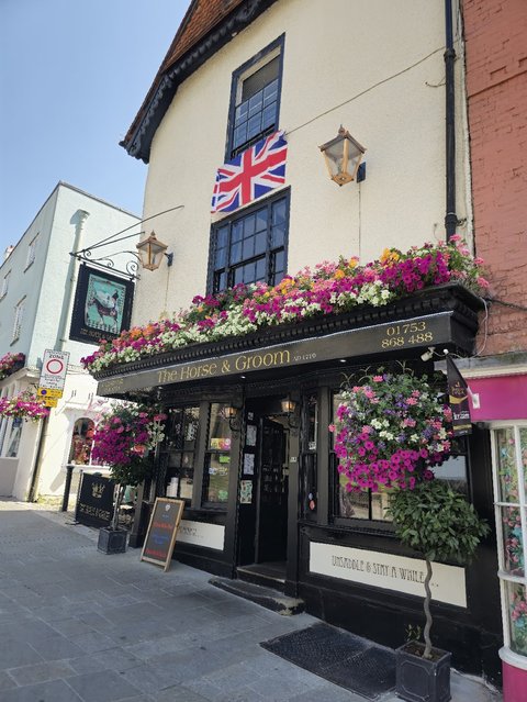 The Horse & Groom