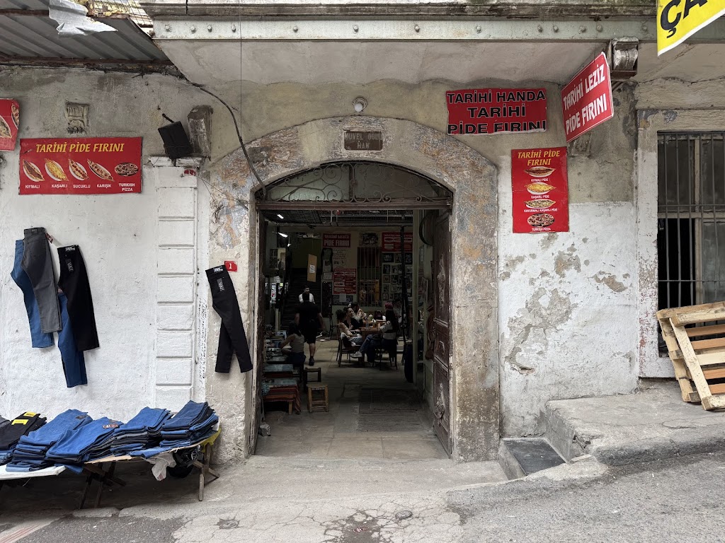 Kuveloğlu Han da Tarihi Pide Fırını