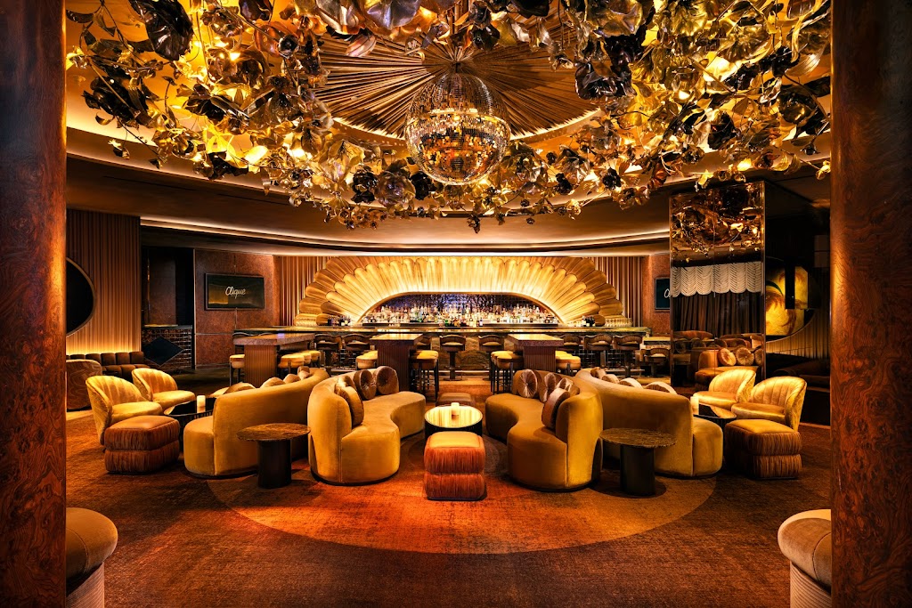 Clique Bar & Lounge