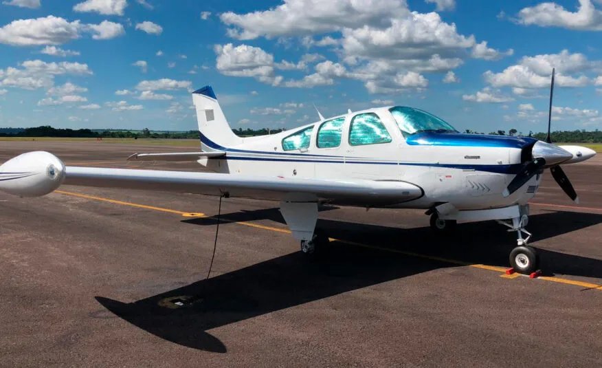 1992 Beechcraft Bonanza F33A photo 1