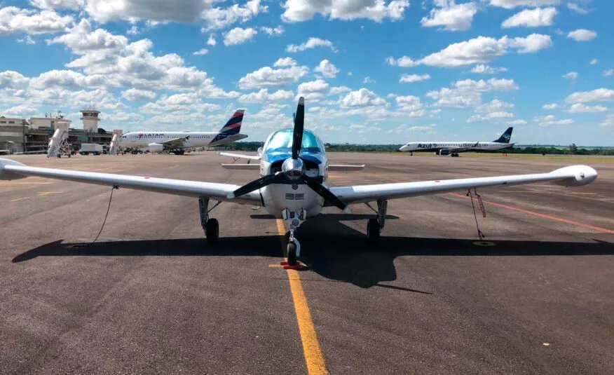 1992 Beechcraft Bonanza F33A photo 3