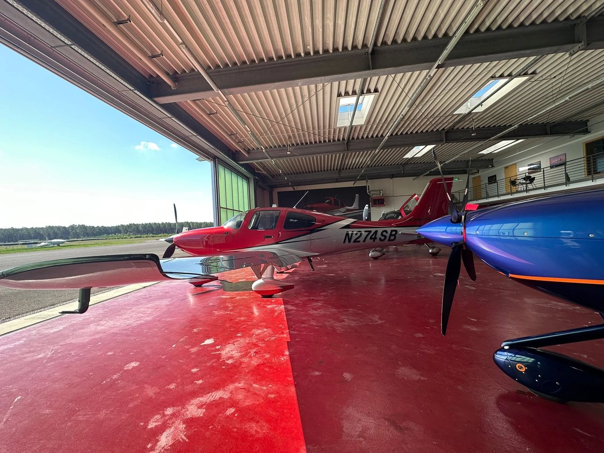 2023 Cirrus SR22T G6 GTS photo 3