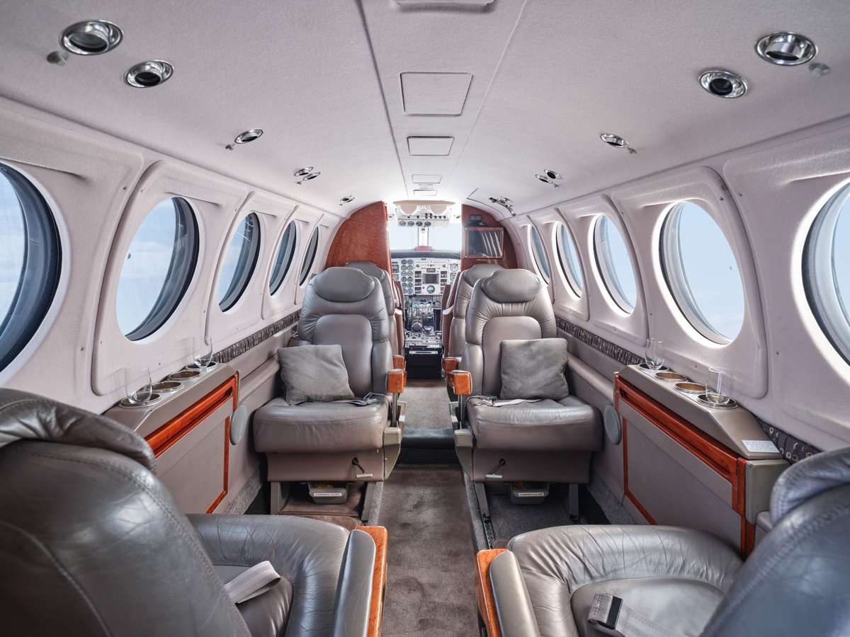 1999 Beechcraft King Air B200 photo 2