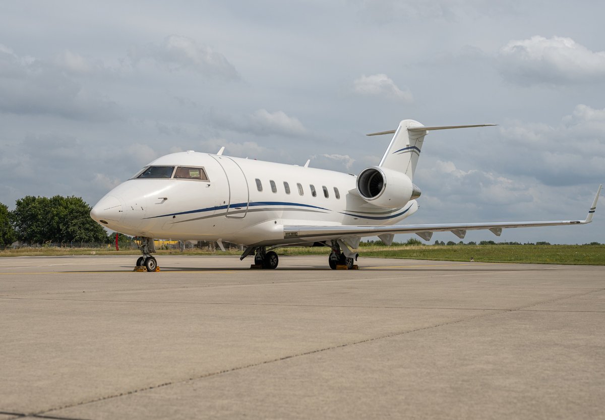 2009 Bombardier Challenger 605 photo 2