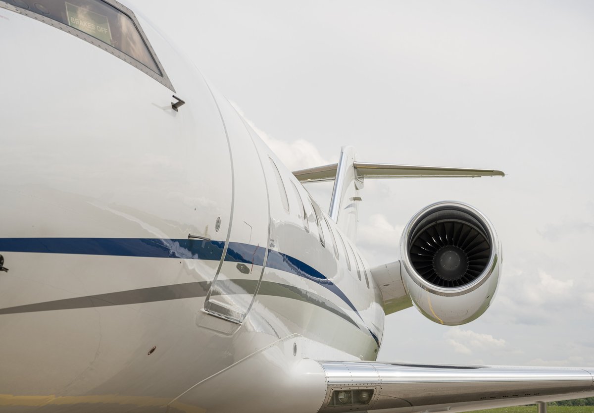 2009 Bombardier Challenger 605 photo 3