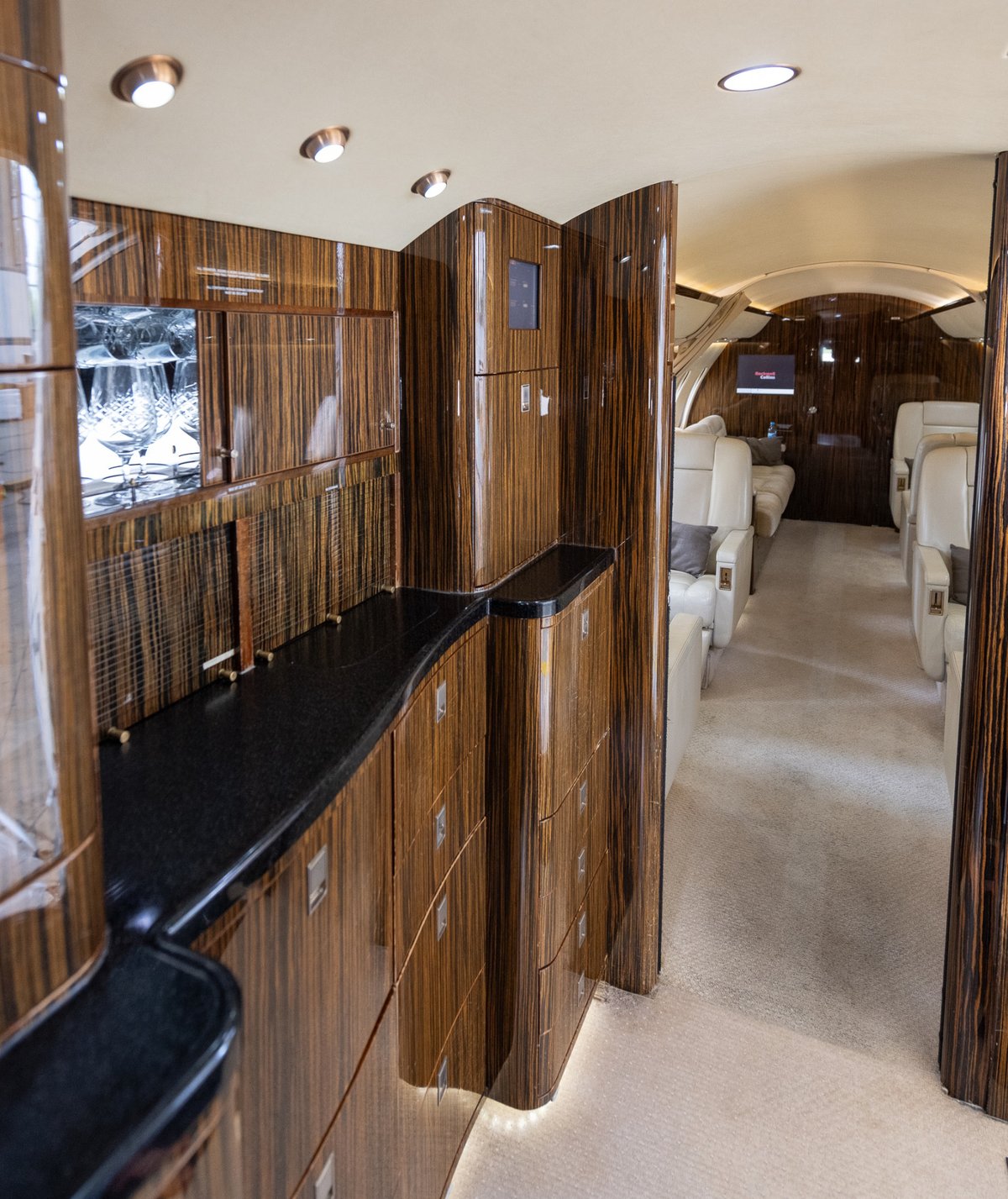 2009 Bombardier Challenger 605 photo 5