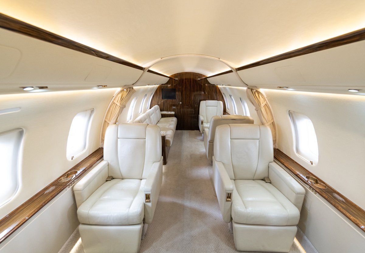 2009 Bombardier Challenger 605 photo 6