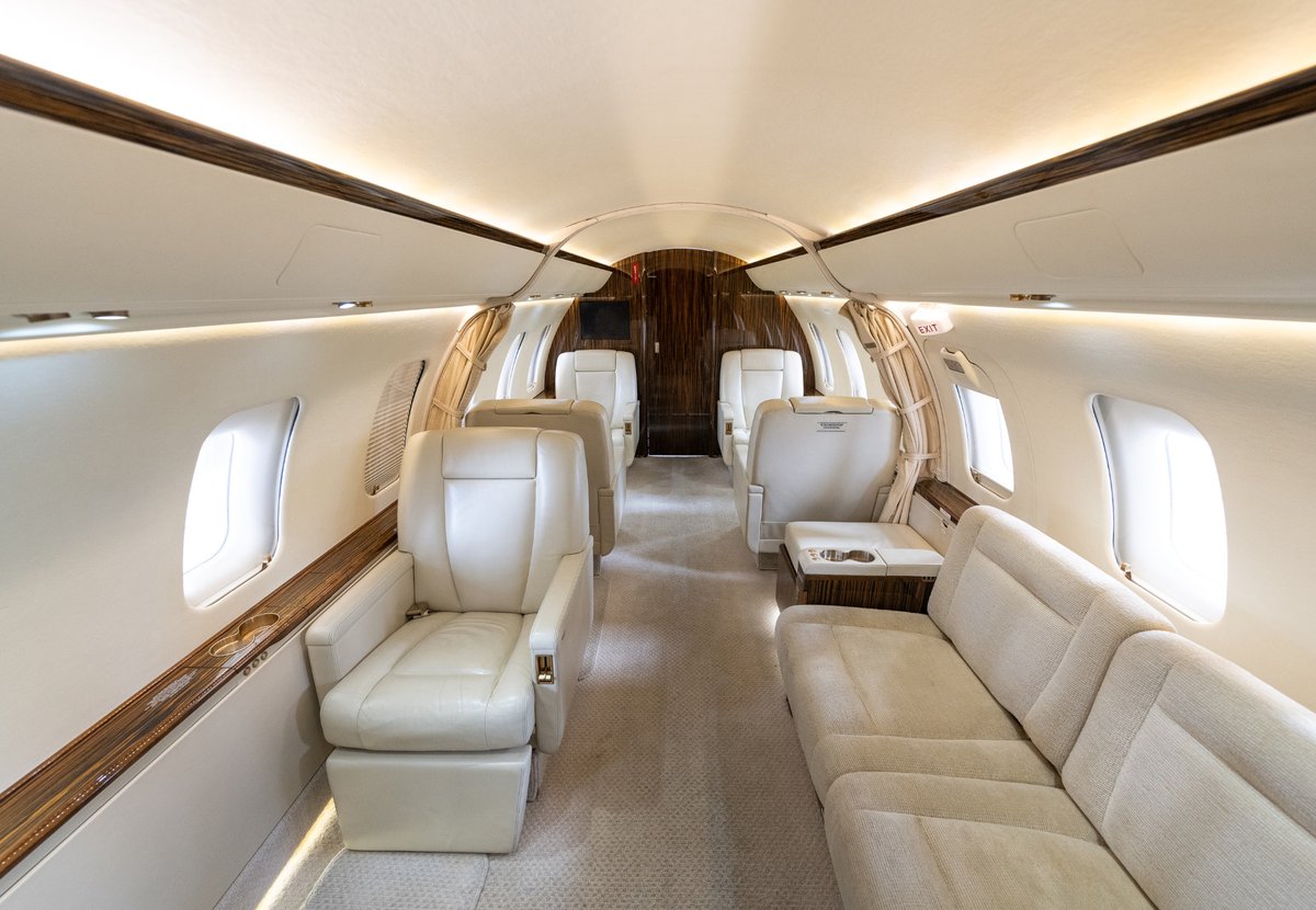 2009 Bombardier Challenger 605 photo 7