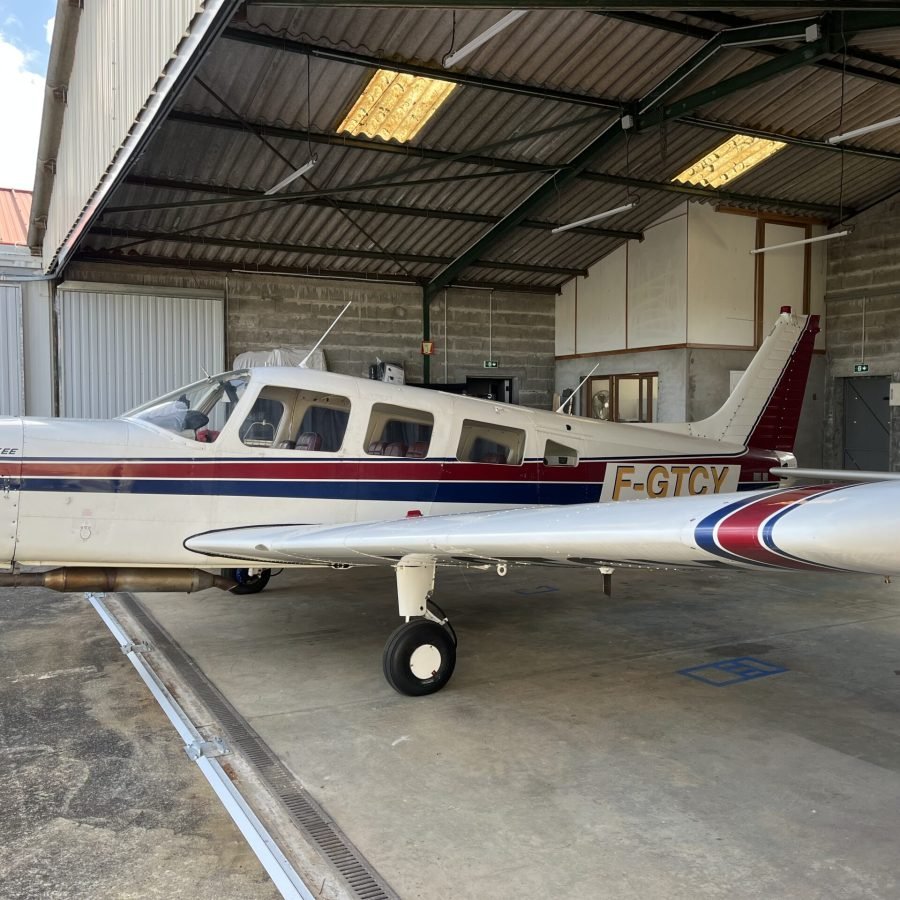 1977 Piper PA-32-260 photo 2