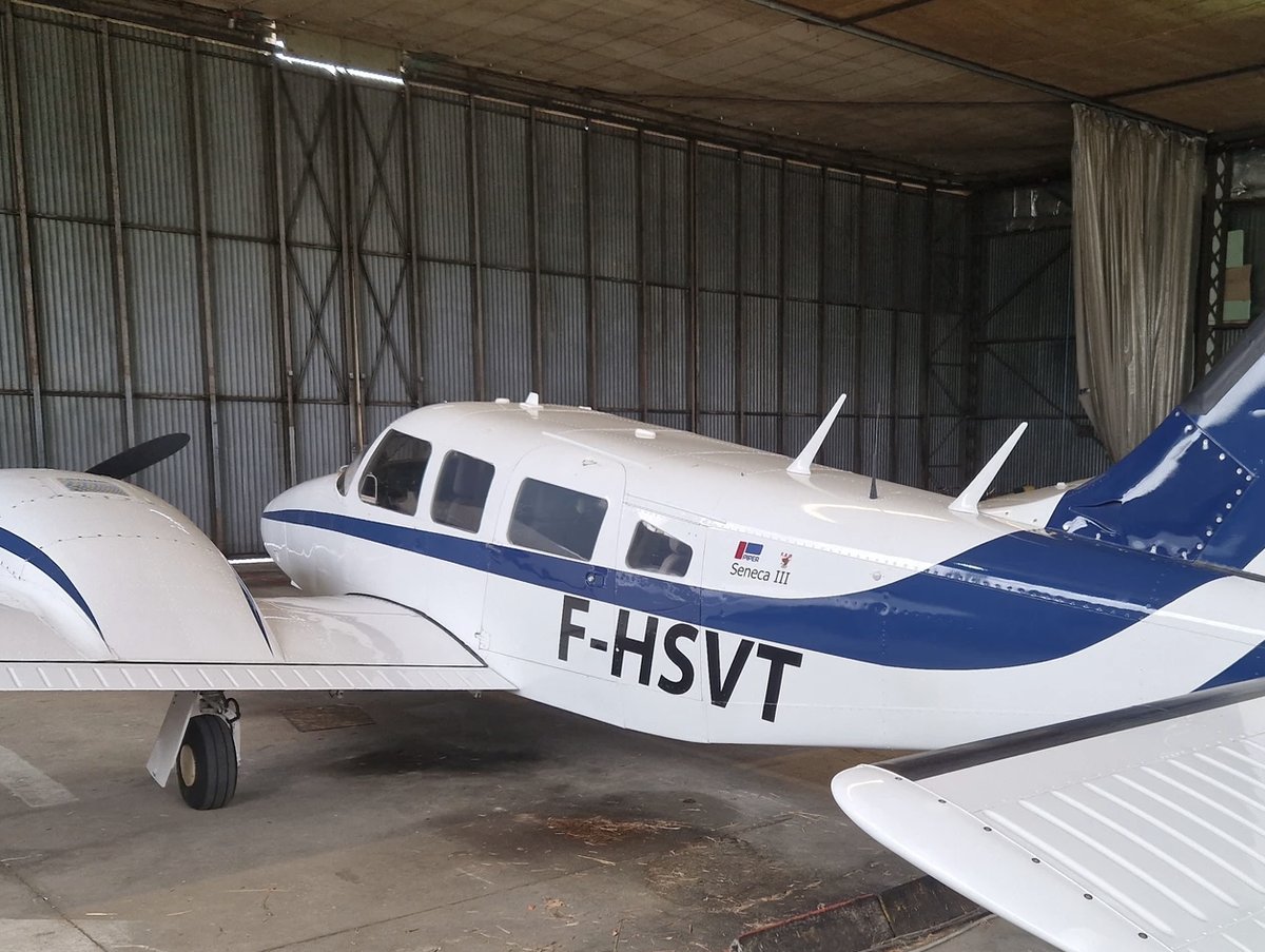 1977 Piper PA34-200T SENECA II photo 2