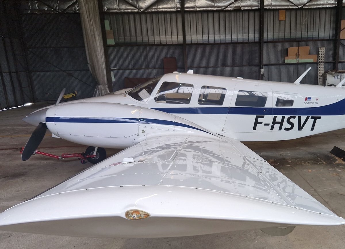 1977 Piper PA34-200T SENECA II photo 3