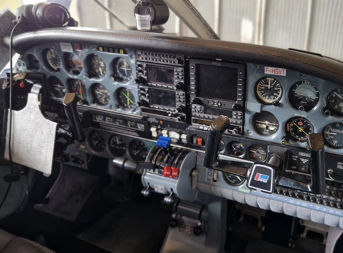 1977 Piper PA34-200T SENECA II photo 4