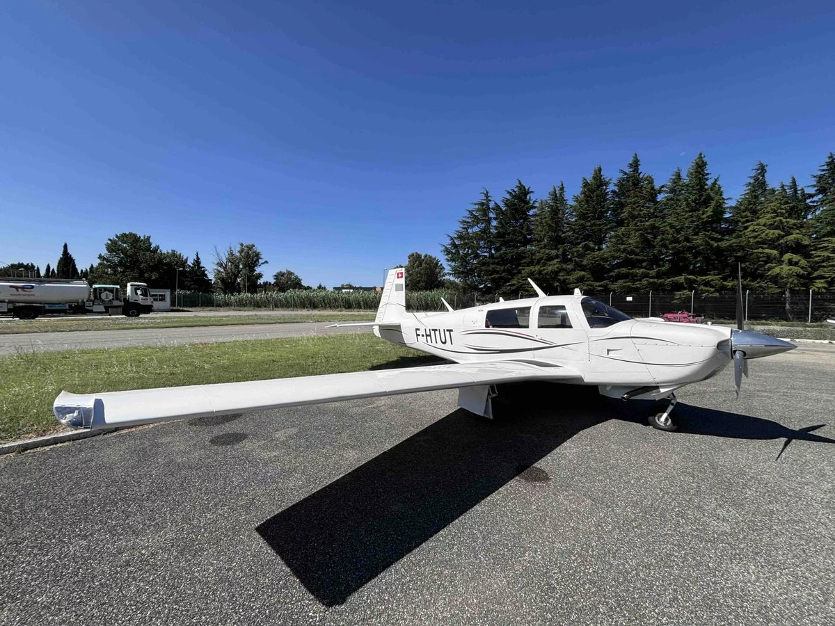 1988 Mooney M20J photo 2