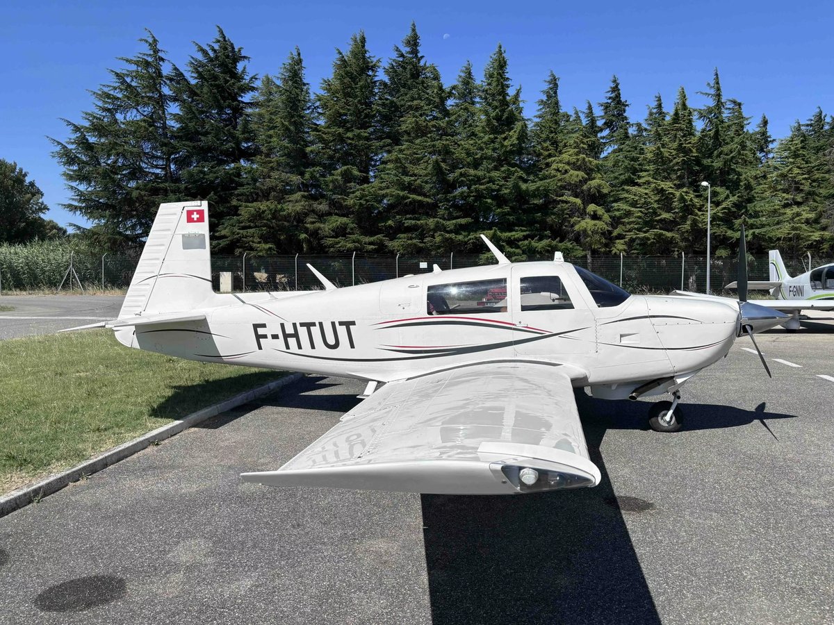 1988 Mooney M20J photo 3