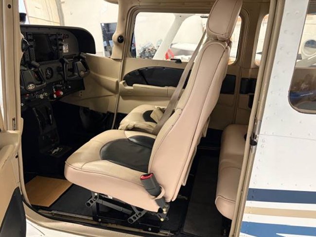 2011 Cessna 172 Skyhawk SP photo 5