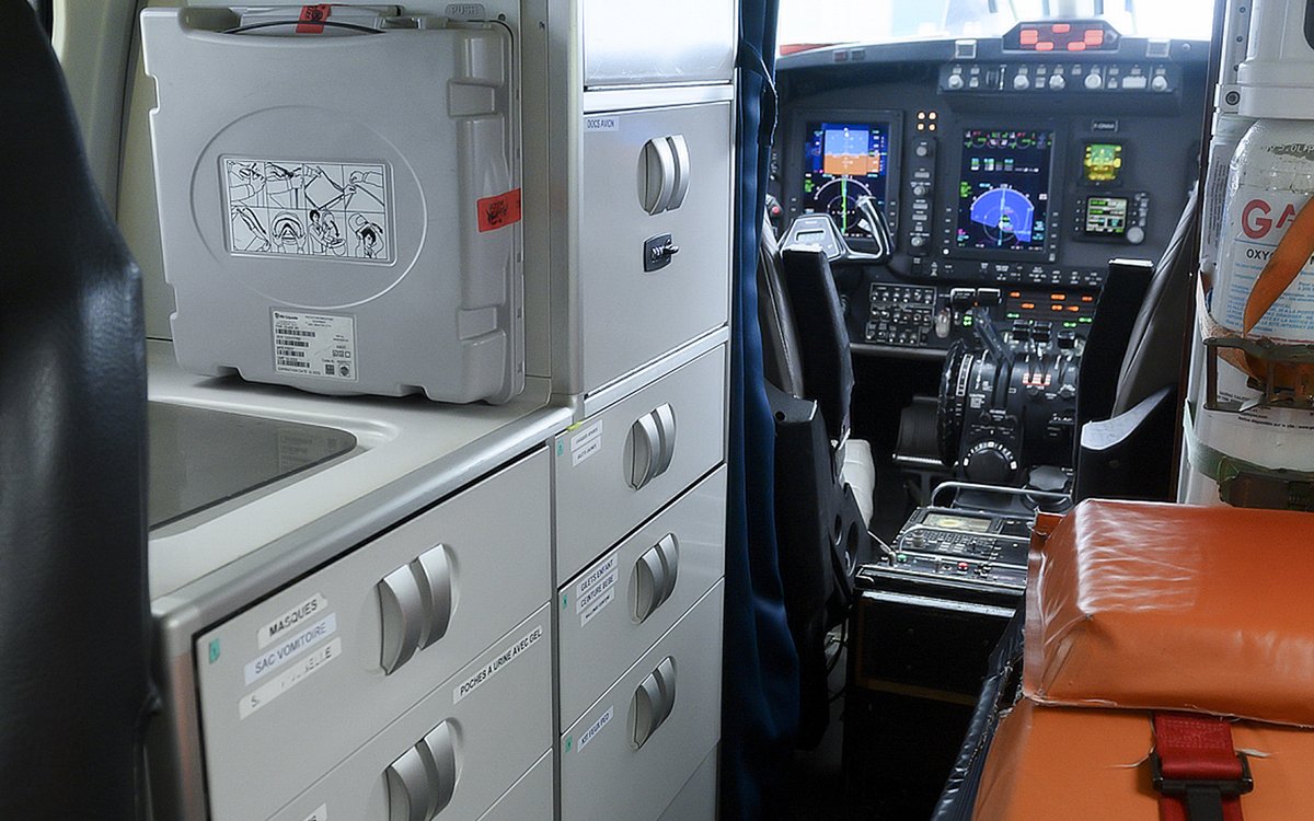 2009 Beechcraft King Air B200 photo 2