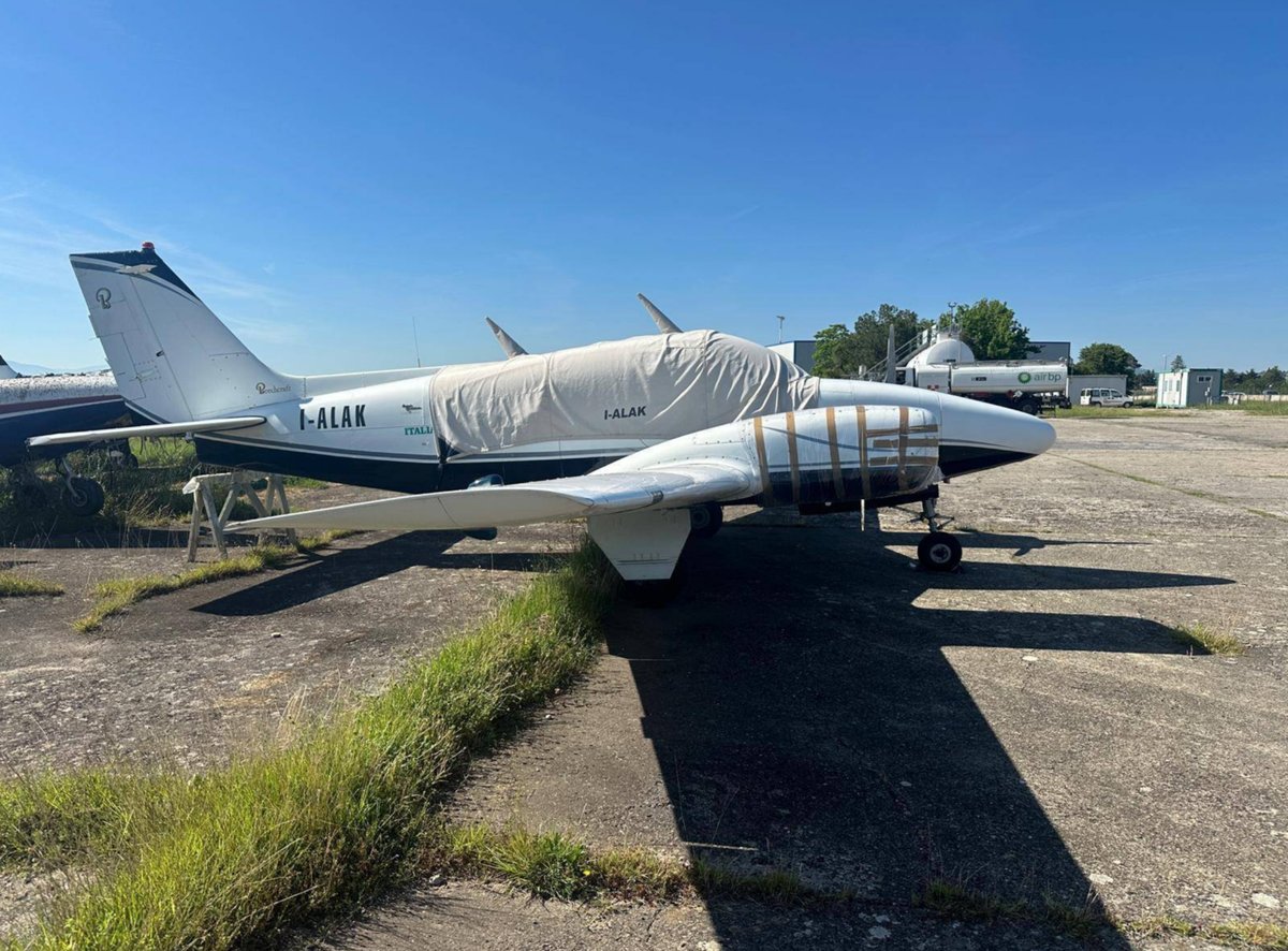 1968 Beechcraft B55 Baron photo 4