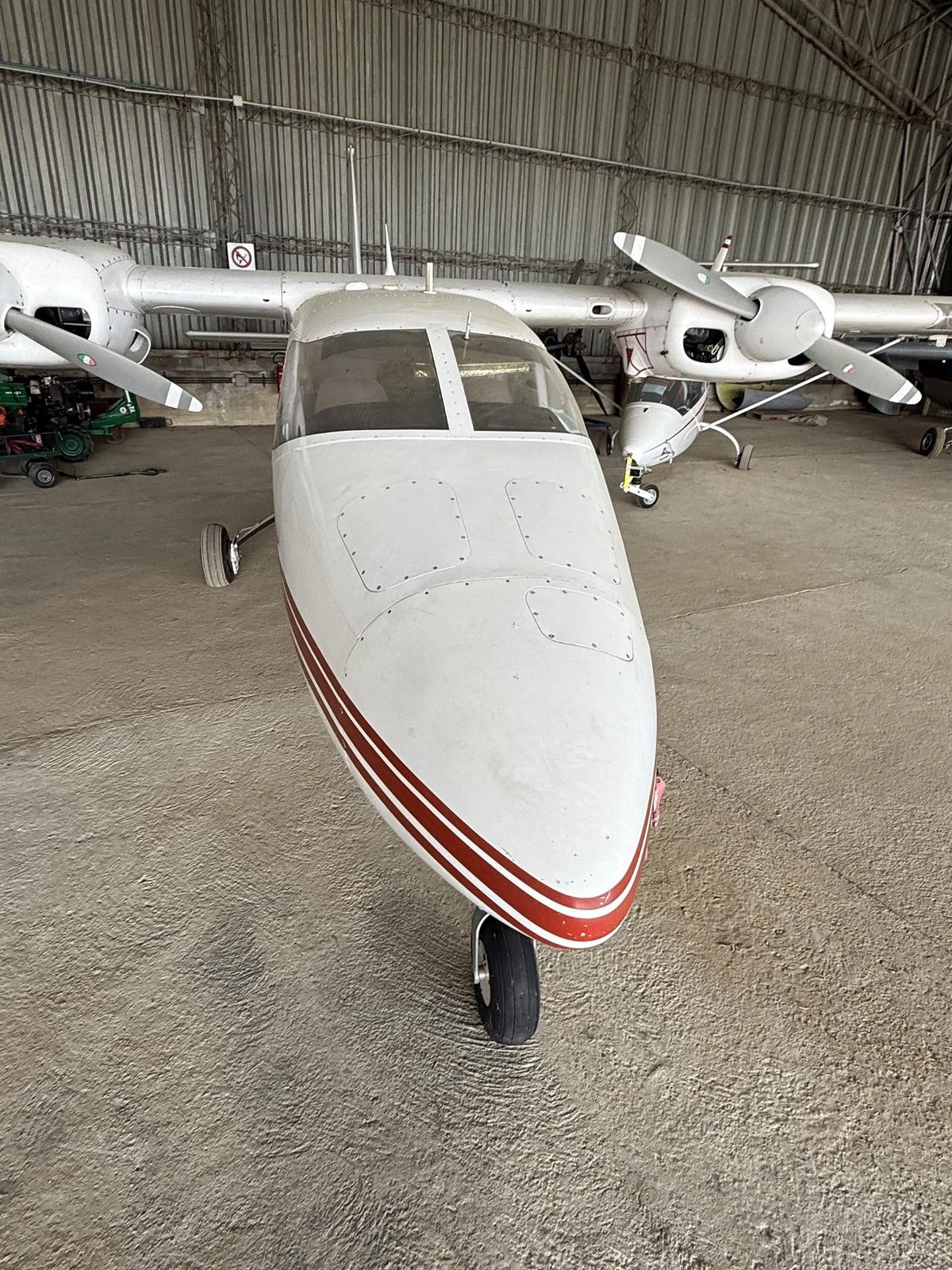 1980 Partenavia P.68C-TC photo 4