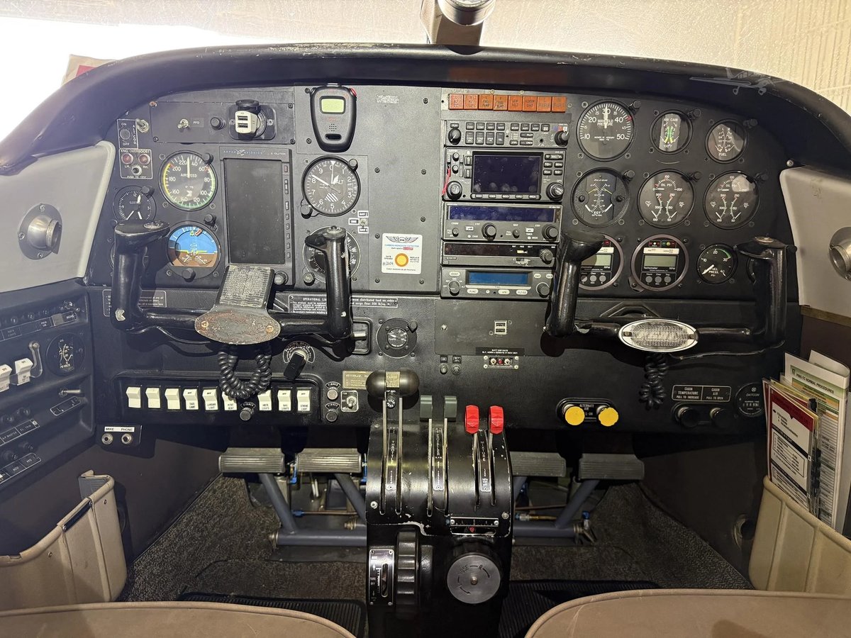 1980 Partenavia P.68C-TC photo 5