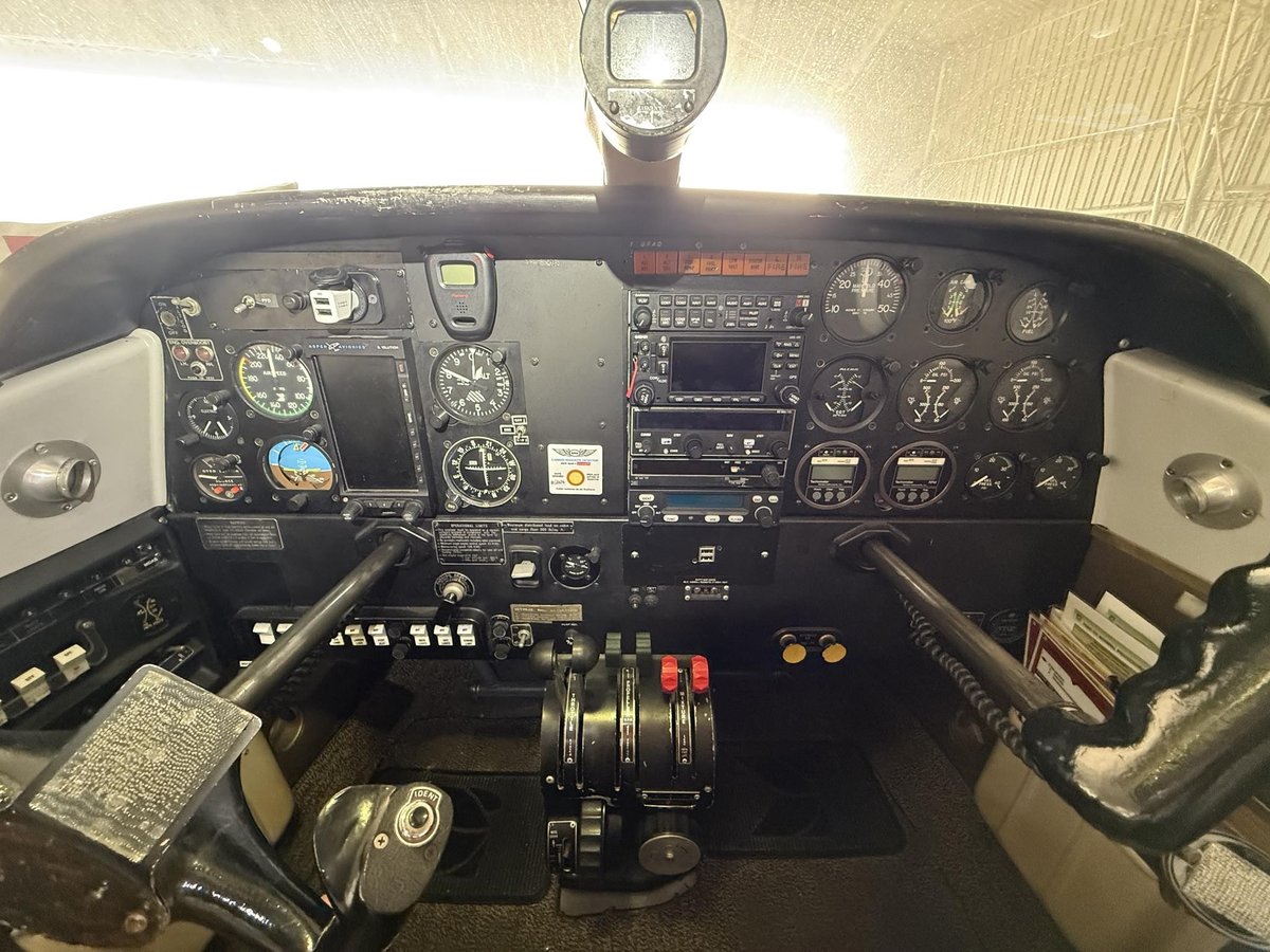 1980 Partenavia P.68C-TC photo 6