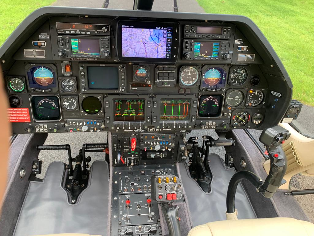 2001 Leonardo A109E Power photo 7