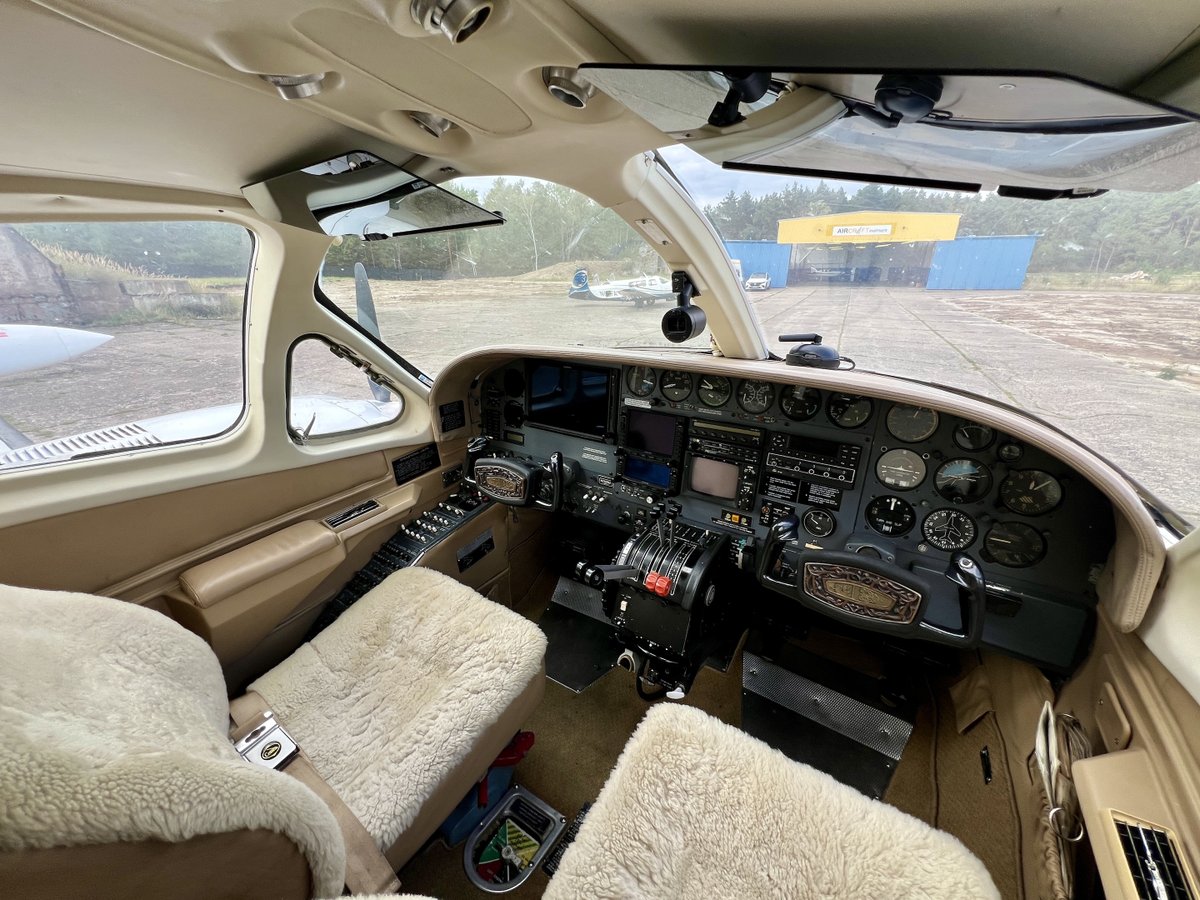 1976 Cessna C414 photo 8