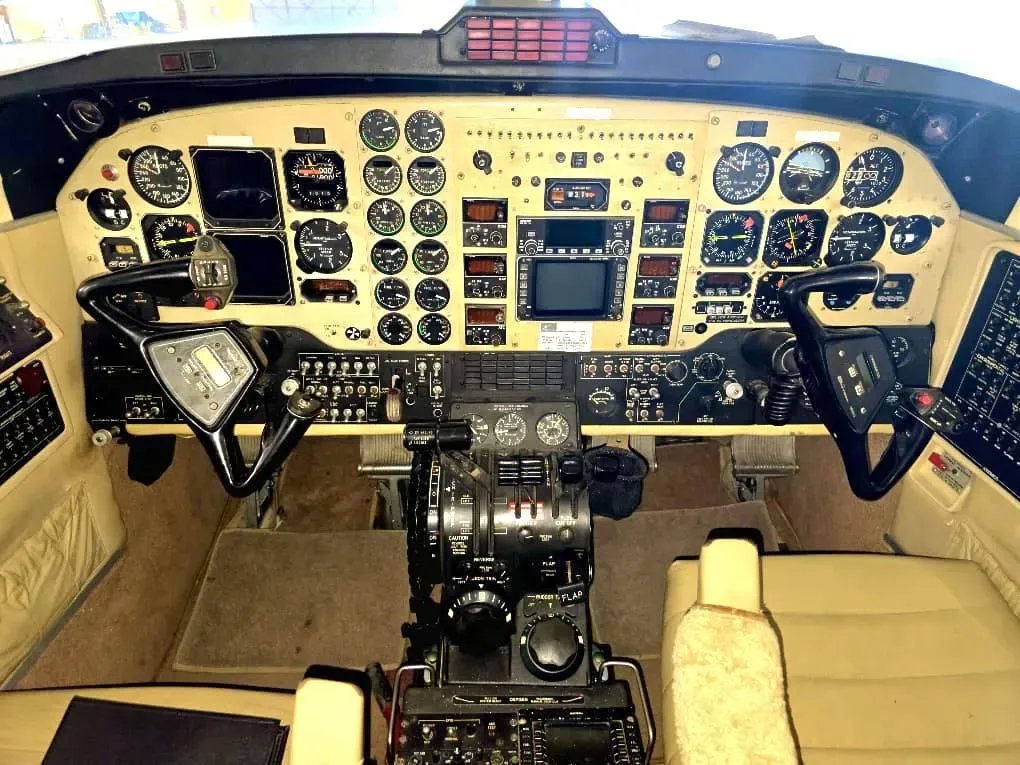 1999 Beechcraft King Air B200 photo 3