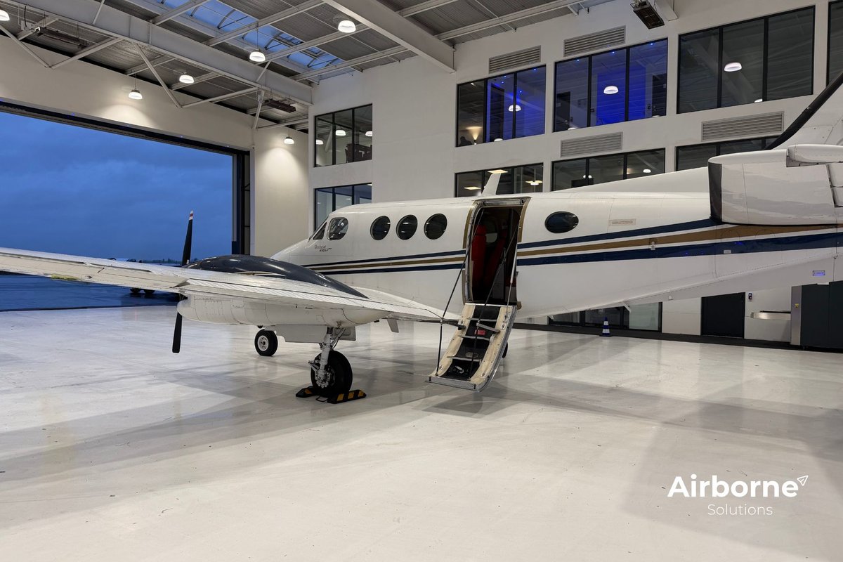 1994 Beechcraft King Air C90A photo 3