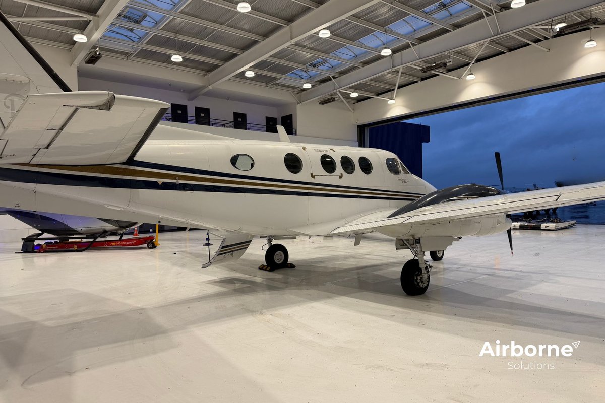 1994 Beechcraft King Air C90A photo 5