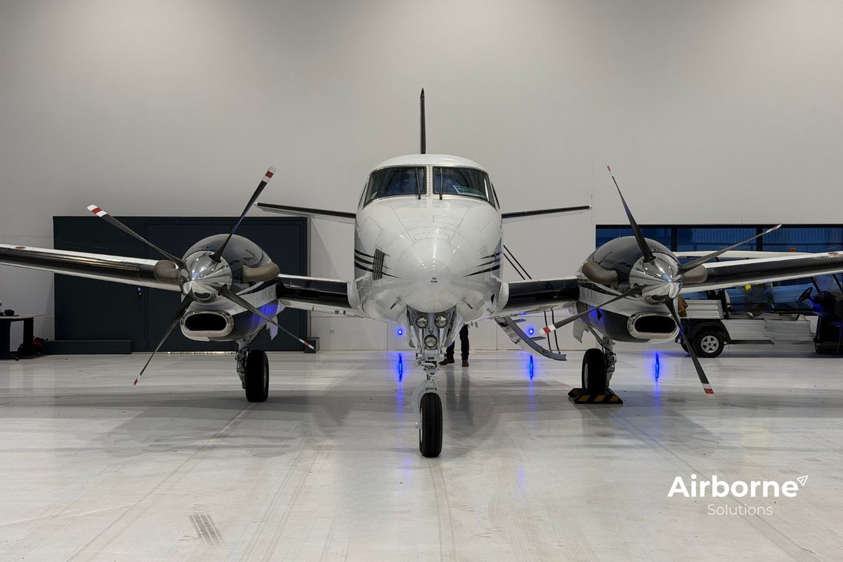 1994 Beechcraft King Air C90A photo 8