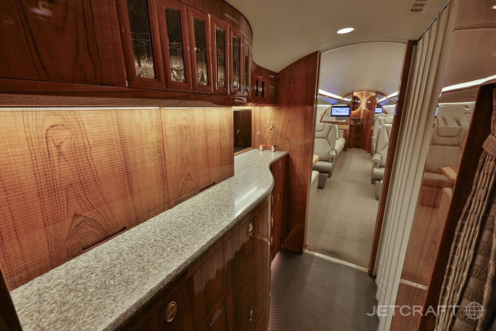 2000 Bombardier Challenger 604 photo 7