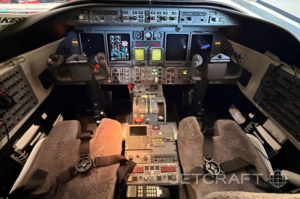 2008 Bombardier Learjet 40XR photo 2
