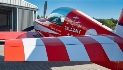 2009 Extra 300L SP-AUP photo 6