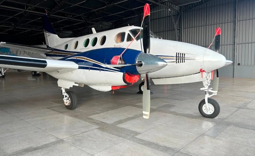 1982 Beechcraft King Air C90 photo 3