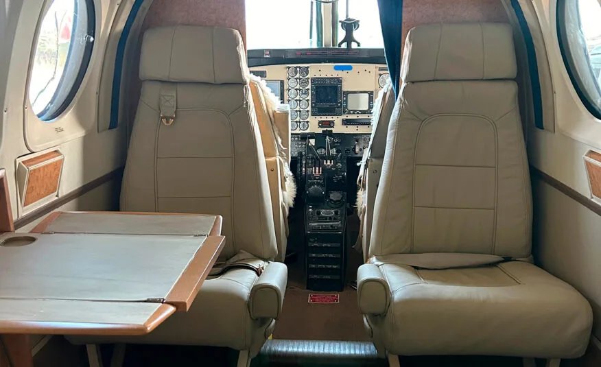 1982 Beechcraft King Air C90 photo 8