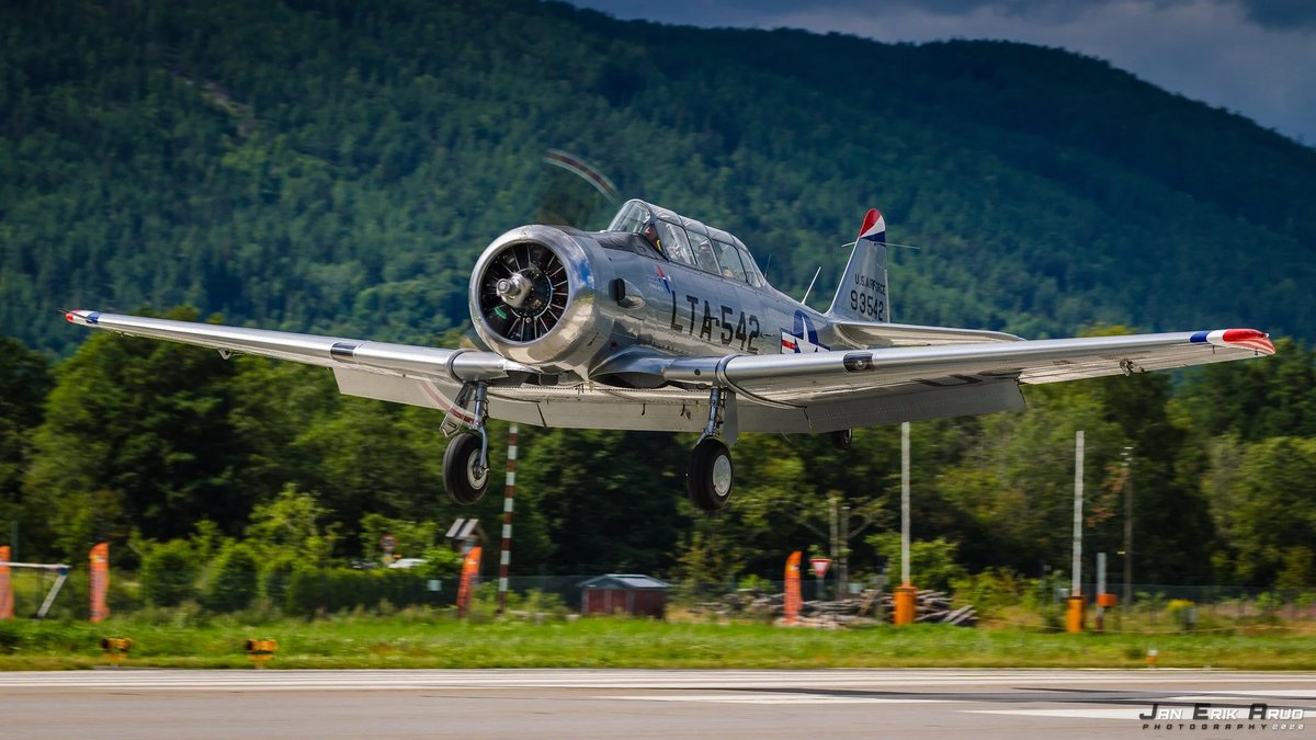 1952 Canadian Car and Foundry Harvard T-6 MK 4 photo 4