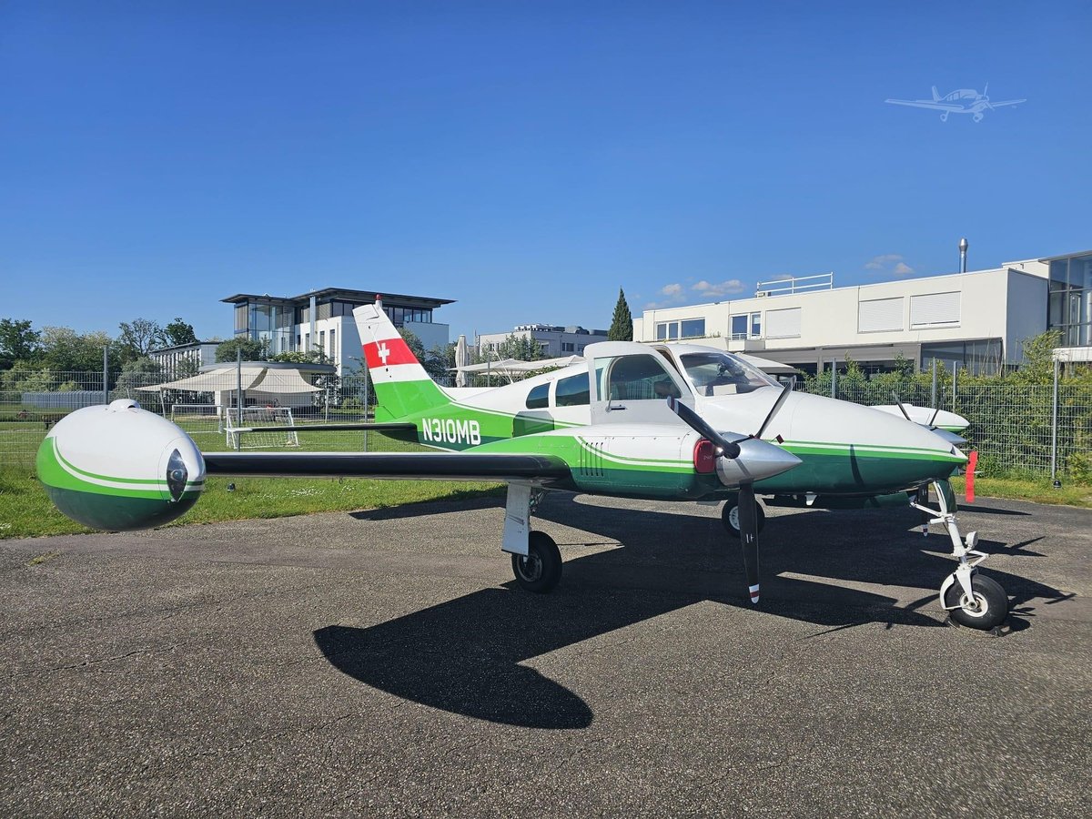 1961 Cessna 310F photo 2