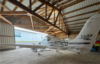 2004 Cirrus SR22 photo 2