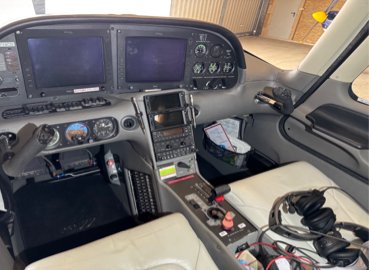 2004 Cirrus SR22 photo 4