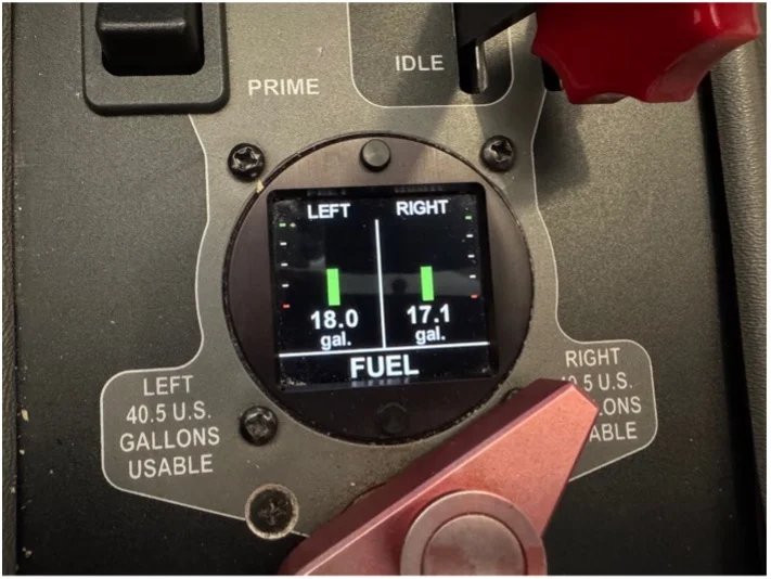 2004 Cirrus SR22 photo 7