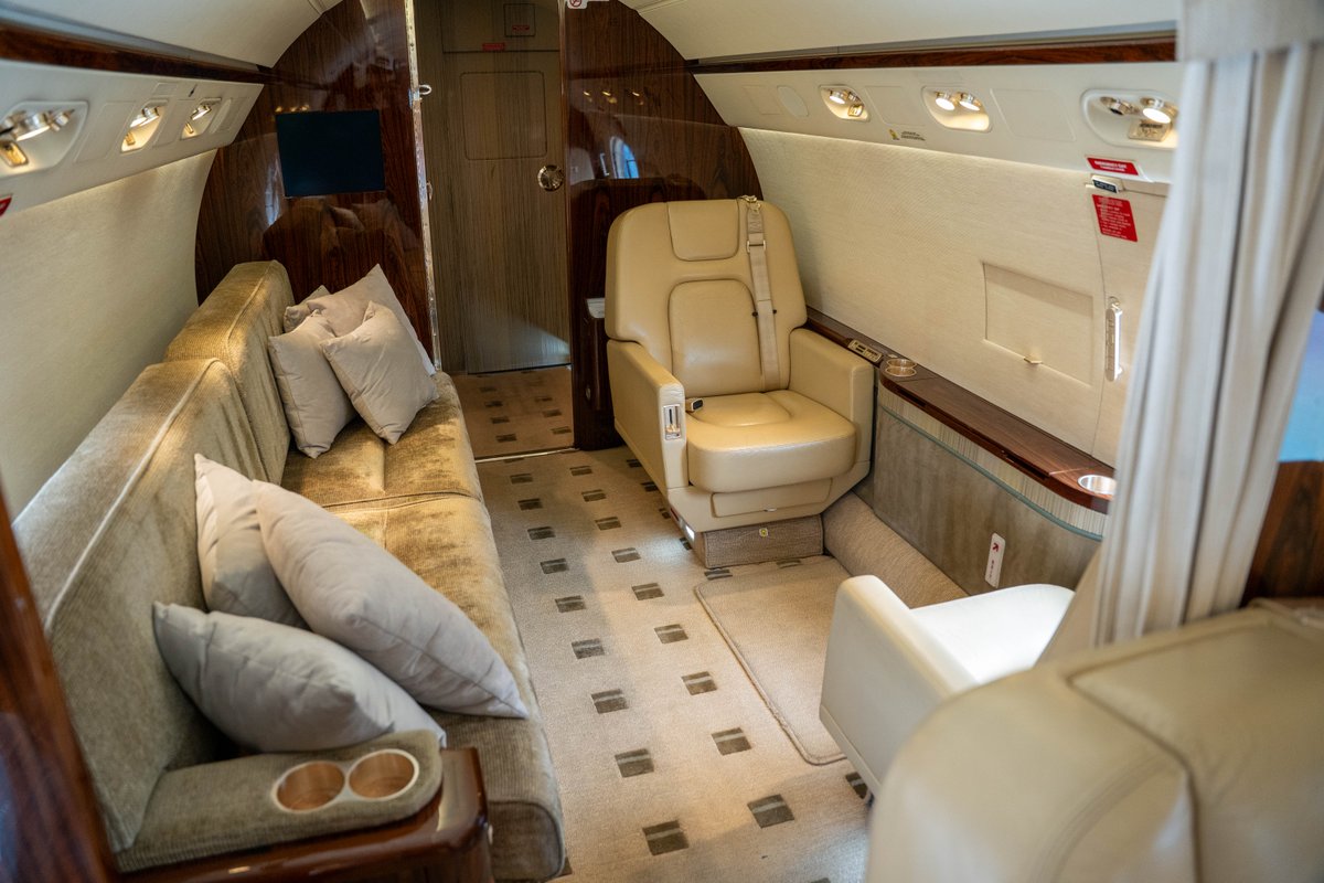2008 Gulfstream G450 photo 3