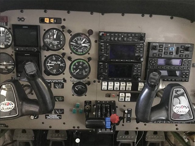 2002 Piper PA-28R-201 Arrow photo 2