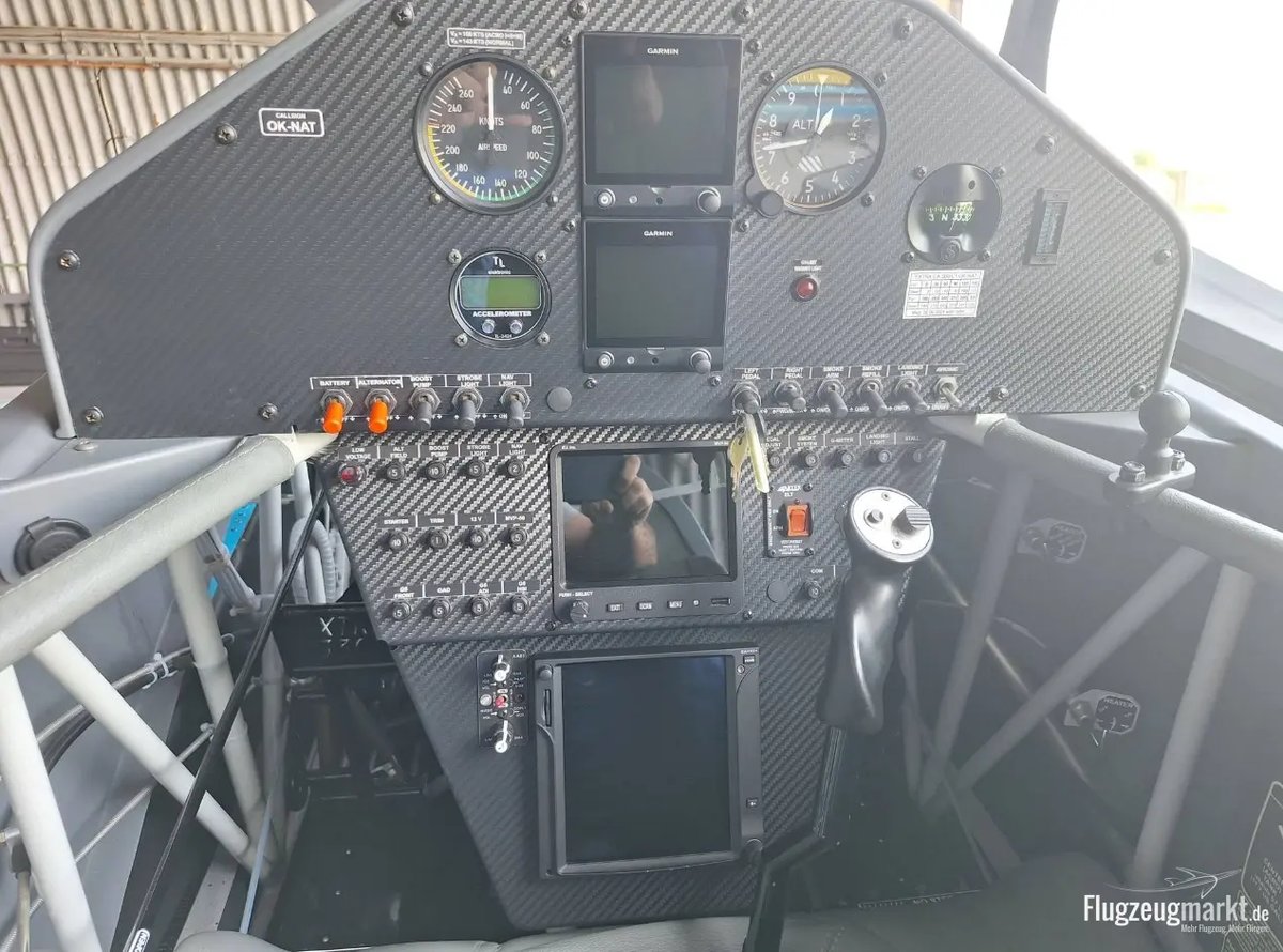 2019 Extra 330LT photo 4