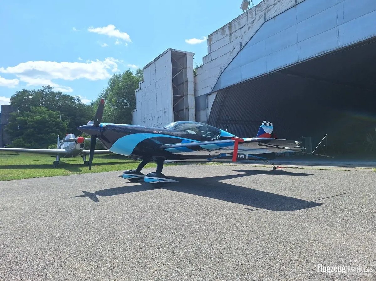 2019 Extra 330LT photo 6