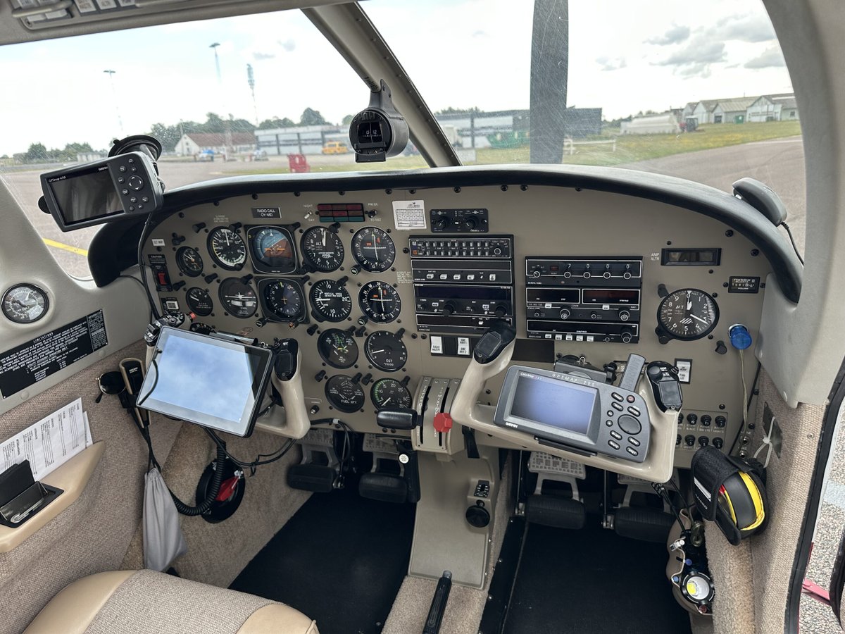 1996 Piper Archer III photo 7