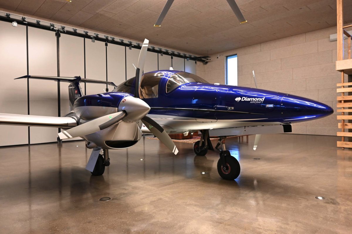 2023 Diamond DA62 photo 1