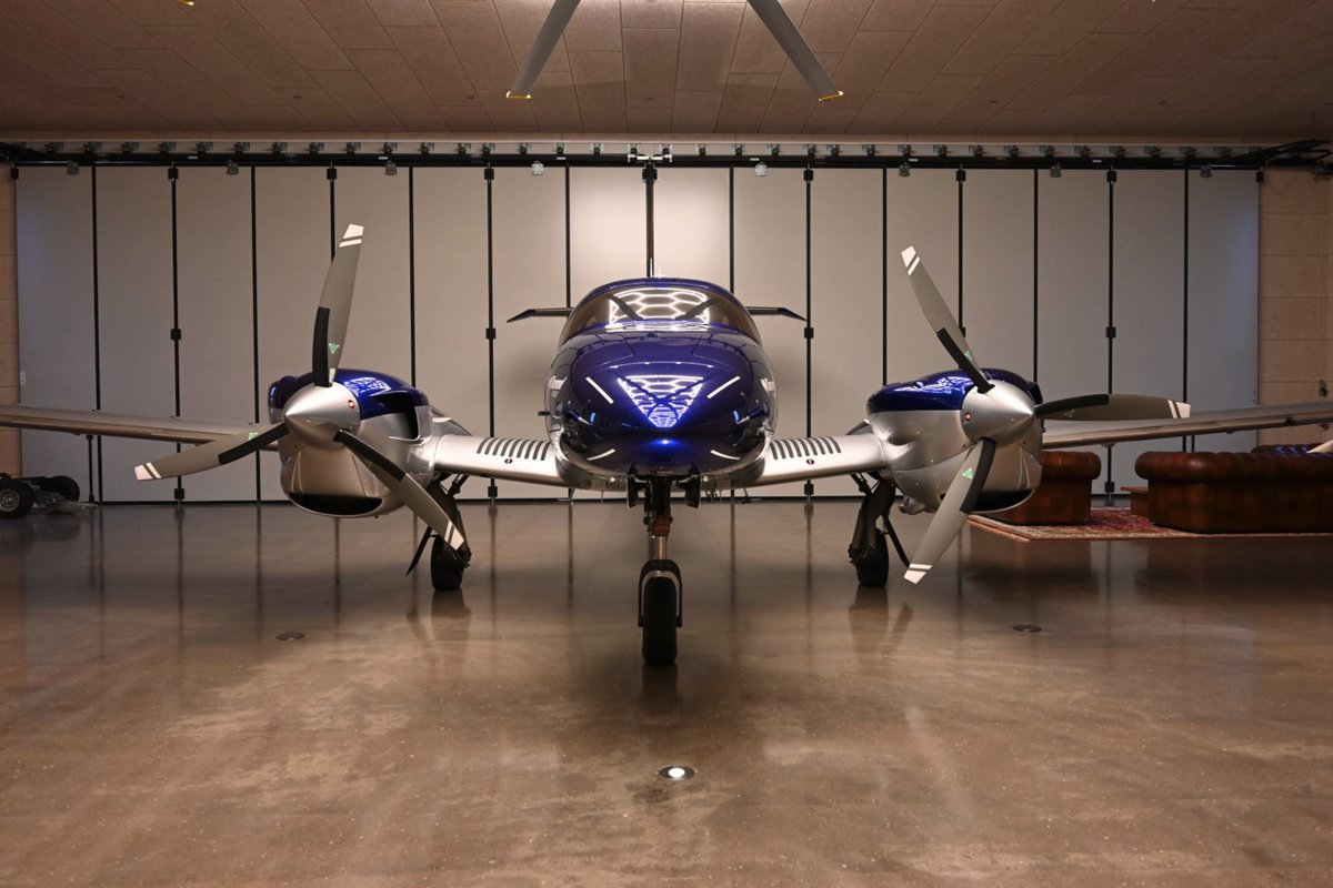 2023 Diamond DA62 photo 2