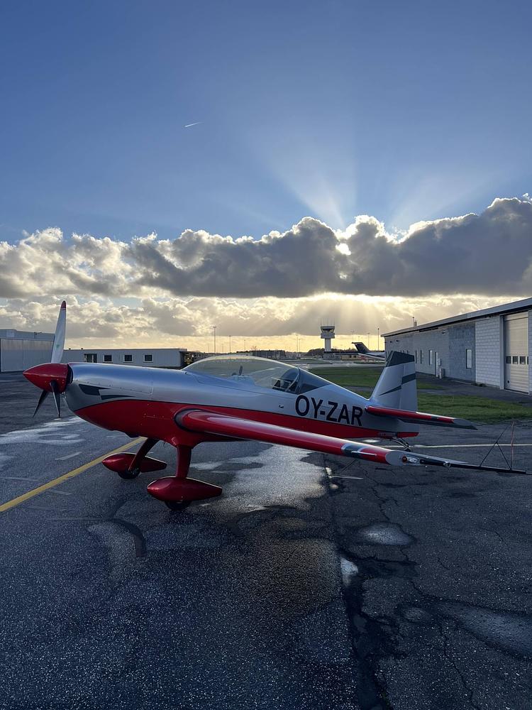 1997 Extra 200 Rebuilt photo 4